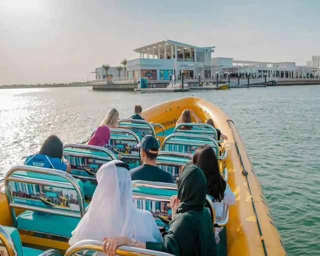 Yas Island Speedboat Tour Abu Dhabi: 45-Minute Sightseeing in Abu Dhabi — experience image 3 of 11