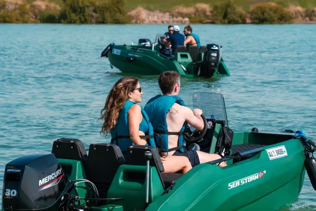 Yas Island Self-Drive Boat Rental: Private One-Hour Option in Abu Dhabi — experience image 10 of 16