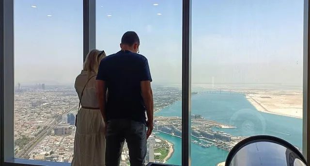 Abu Dhabi City Tour: Grand Mosque, Qasr Al Watan & Etihad Towers in Abu Dhabi — experience image 7 of 15