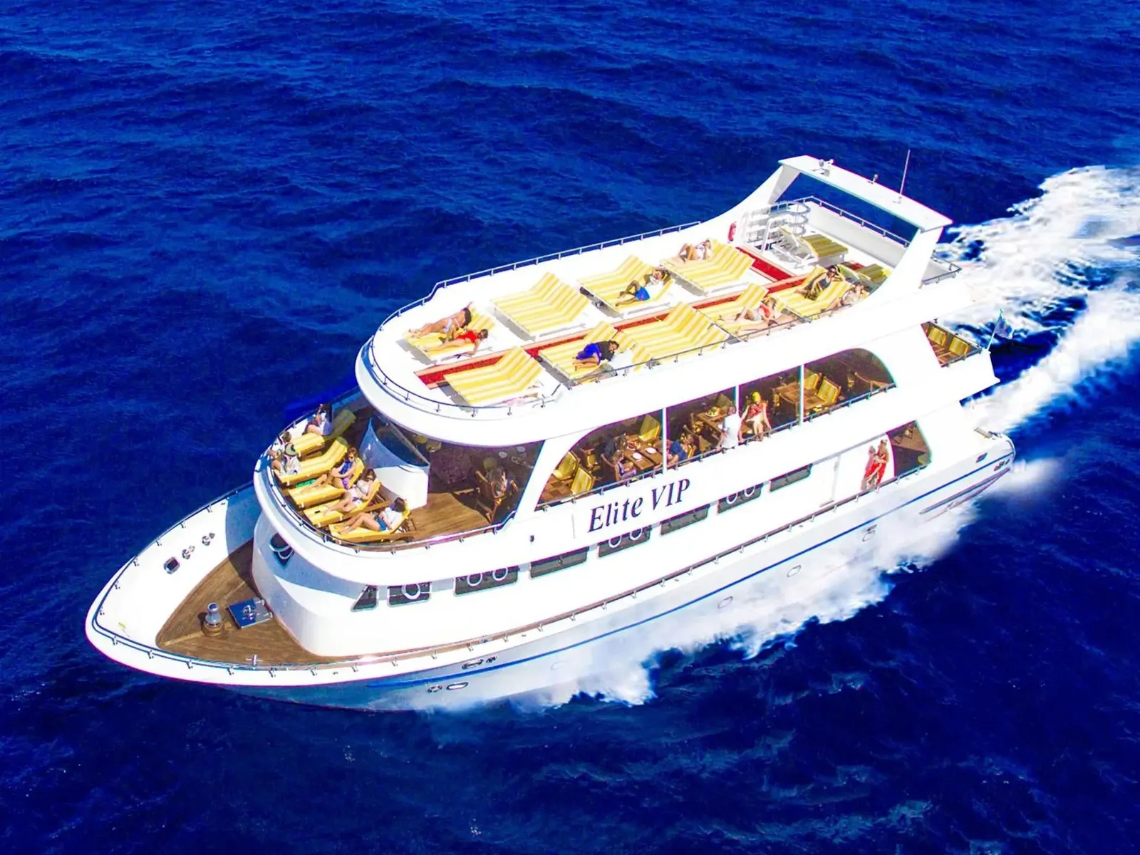 Marsa Alam Elite VIP Turtle Bay Cruise with BBQ Lunch — tour photograph