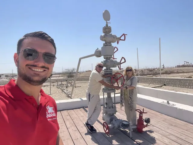 Bahrain South to North Tour: Tree of Life, Fort & Souq in Manama — experience image 7 of 8