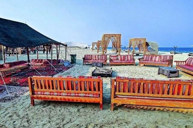 Doha Overnight Desert Safari with BBQ Dinner & Breakfast in Doha — experience image 11 of 20