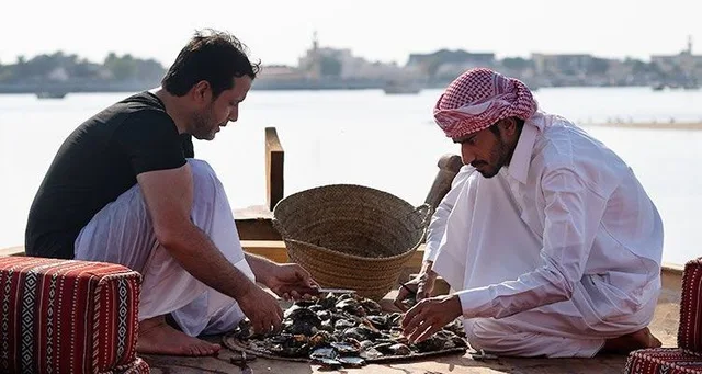 Abu Dhabi Pearl Heritage Experience with Oyster Opening in Abu Dhabi — experience image 9 of 15