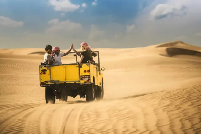 Dubai Heritage Desert Safari by Vintage Land Rover with Dinner in Dubai — experience image 15 of 26