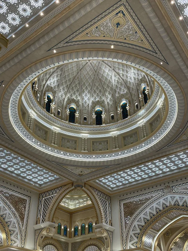 Qasr Al Watan Abu Dhabi Tickets: Palace & Gardens in Abu Dhabi — experience image 5 of 9