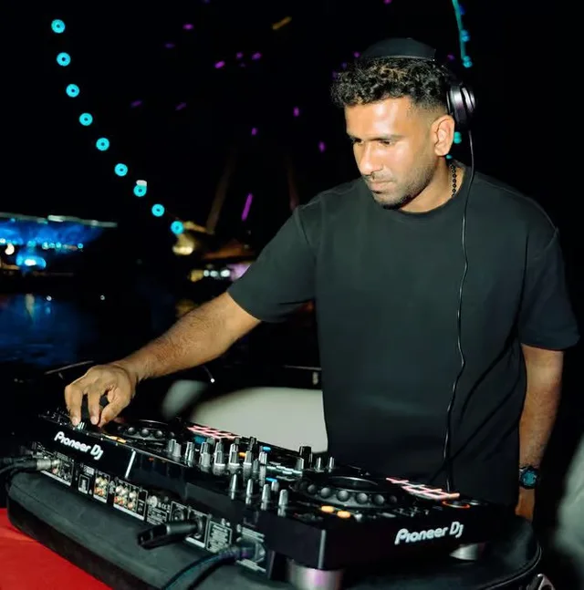 Dubai Marina Yacht Party: Four Hours, BBQ, Open Bar & Live DJ in Dubai — experience image 3 of 21