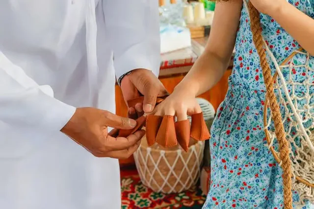 Abu Dhabi Pearl Heritage Experience with Oyster Opening in Abu Dhabi — experience image 6 of 15