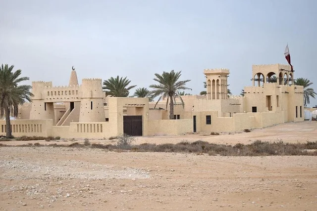 West Qatar Tour from Doha: Zekreet & Richard Serra in Doha — experience image 11 of 17