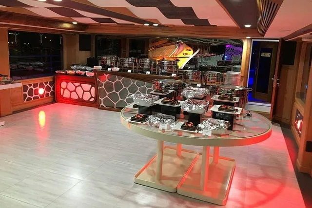 Lotus Mega Yacht Dinner Cruise Dubai: Buffet & VIP Options in Dubai — experience image 8 of 10