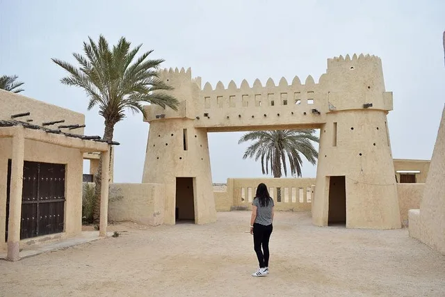 West Qatar Tour from Doha: Zekreet & Richard Serra in Doha — experience image 3 of 17